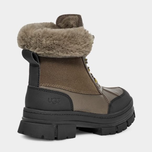 UGG Ashton Addie Boots - Picture 4 of 7